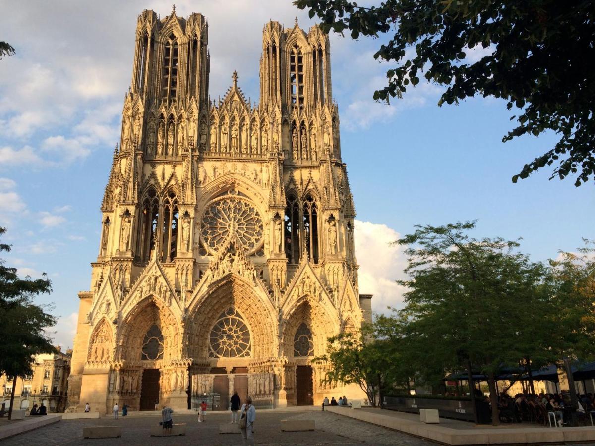 LE NID DES HALLES, au cœur du Boulingrin Reims Extérieur photo